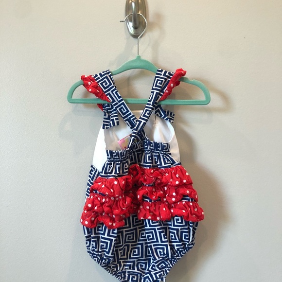 3month outfit. Like new. Non smoking home - Picture 2 of 2